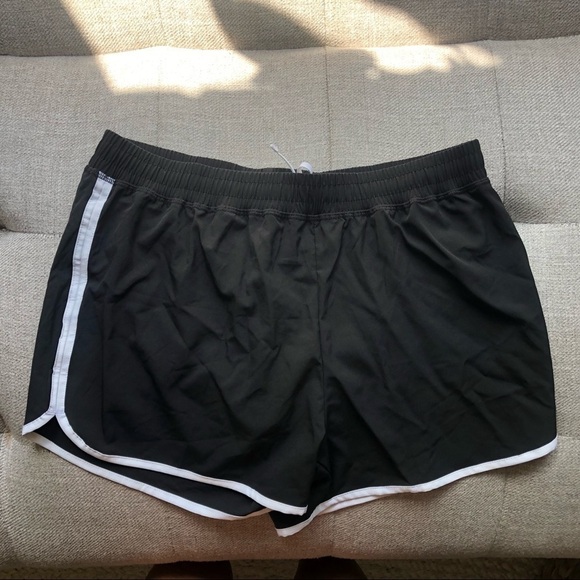 C9 Champion Women's 3.5" Woven Shorts size M - Picture 6 of 7